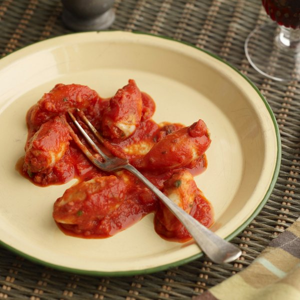 Quels conseils pour organiser un séjour en Provence avec des ateliers de cuisine et des visites de marchés locaux?